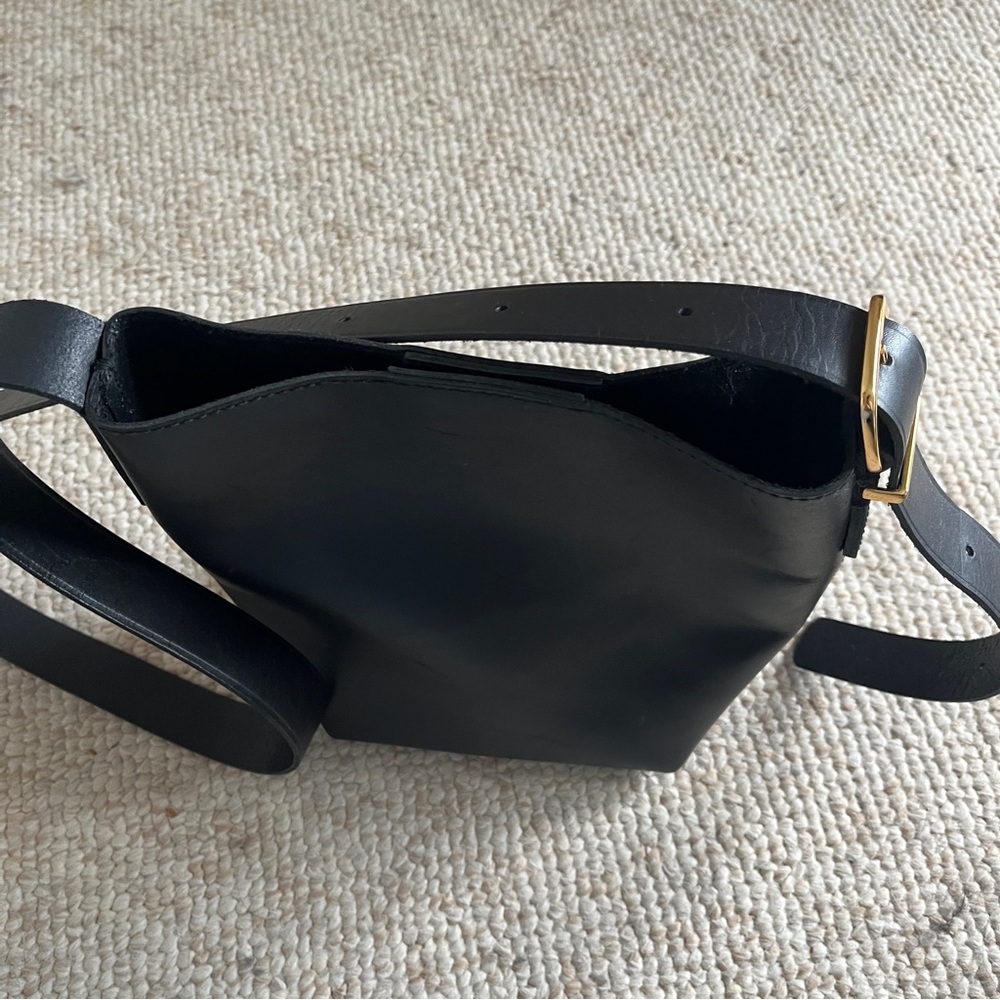 Madewell The Essential Mini Bucket Tote Crossbody Black Leather - Picture 7 of 14